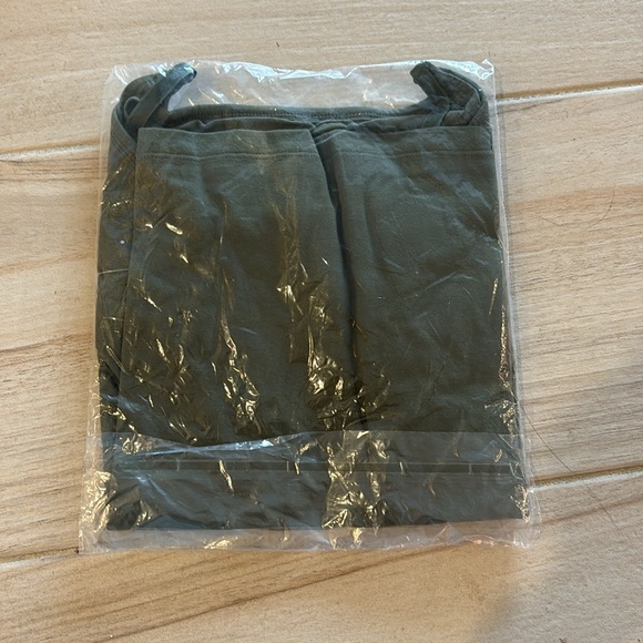 NWT motherhood maternity green nursing top size small - Picture 3 of 12